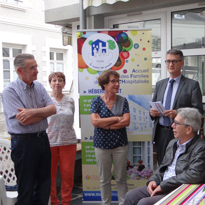 remise-don-fondation-entreprise-caisse-epargne-loire-centre-maison-parents-clocheville-tours