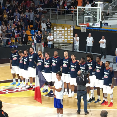 la marseillaise chantée par l'equipe de france de basket avant son match de préparation à l'eurobasket 2017